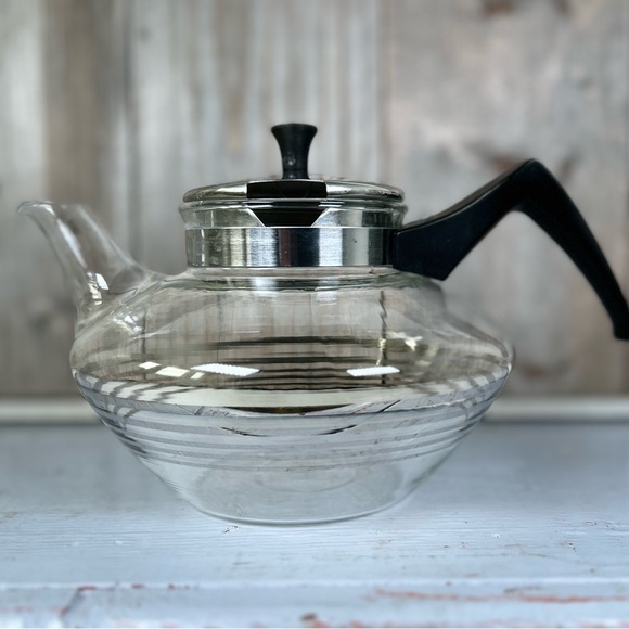 MCM Glass Teapot š« - Picture 5 of 13